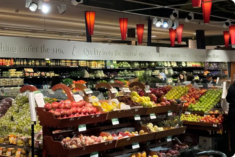 Ya'alili" by 8th Day: The official music video at Pomegranate 